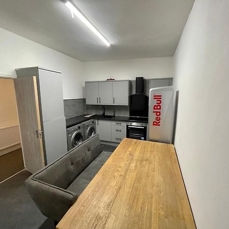 Pc Homes Room C Хайд Экстерьер фото