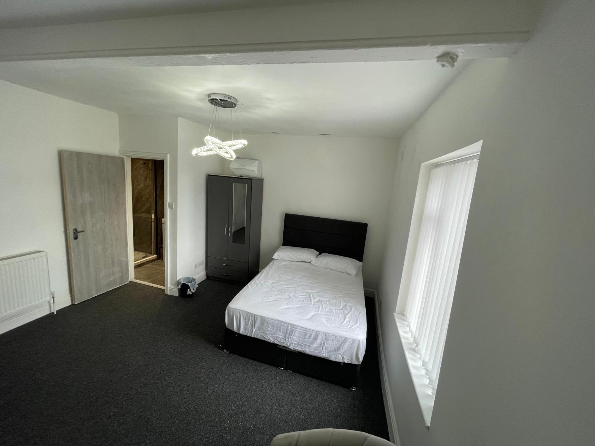 Pc Homes Room C Хайд Экстерьер фото